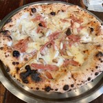 PIZZA DA BABBO - ハムとエリンギの白いピッツァ