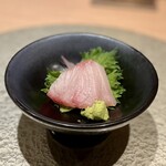 Suidoubashi Sushimitsu - 刺身：季節のお造り 鳴門鰤の刺身