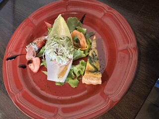 Dining Bliss - 前菜盛りセットの前菜990円(これとドリンクが付きます)