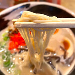 濃厚煮干とんこつラーメン 石田てっぺい - 