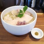 鶏×麦 らら - 貝出汁の塩らあめんの大盛り！太麺のスペシャルメニュー！通常はストレート細麺です！