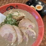 麺屋めん虎 浜松店 - こく丸チャーシュー麺＋煮卵