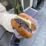 ゴジュウニチョウメベーカリー - 丹波産黒豆あんバターサンド