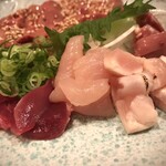 丸榮 - ズリ、ささみ、ささみ炙り、ハツ刺し