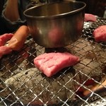 Gayagaya - 肉囲んでますｗ