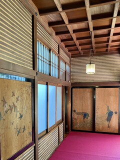 Musashino Sabou - ご家族皆さん鳥がお好きで杉戸や襖に沢山の鳥の絵