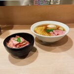 TAKUMA - 【特製醤油らーめん】(¥1000)+【焼豚丼】(¥350)