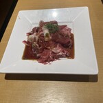 Yakiniku Kingu - 炙り焼き肉　あみかの隙間からポロポロ落ちる