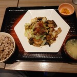 大戸屋 - 茄子と豚肉のコク旨味噌炒め定食
            
            980円