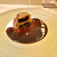 銀座 大石 - フォアグラとトリュフのパイ包み焼き