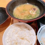 Ikesu Warouda - あら汁 と かまどを使って炊かれた金芽米のご飯