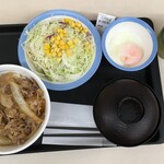 松屋 金山店 - 牛めし・温玉・サラダ