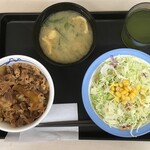 松屋 金山店 - 牛めしサラダセット