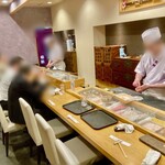 Sushi Dokoro Tatsutoshi - 店内