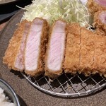 贅沢とんかつ アバンティ - 田原俊彦リブロースカツ。霜降りや！