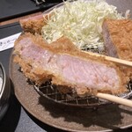 贅沢とんかつ アバンティ - 旨み、ジューシー、柔らかい