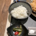 贅沢とんかつ アバンティ - 米もピクルスも美味いから。