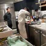 贅沢とんかつ アバンティ - 真剣そのもの。