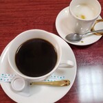 まるい - ランチタイムにはコーヒーがつきます