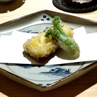 鮨 由う - タラの芽と紅はるかの天ぷら
