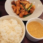 Seki Hanten - 鶏肉のカレー炒め、1,000円。