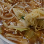 ベトコンラーメン翔華 - 麵リフト