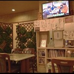矢嶋食堂 - 広々とした店内の様子