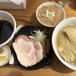 麺屋鈴春 - 醤油つけ麺＋鶏挽肉丼＋藻塩・レモン