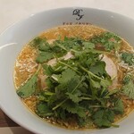 黄金の塩らぁ麺 ドゥエイタリアン - 