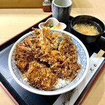 てんぷら天松 日本橋店 - てんどん　味噌汁、お新香付き