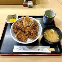 てんぷら天松 日本橋店 - てんどん　味噌汁、お新香付き