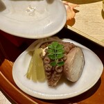 銀座 しのはら - 八寸:•イイダコ、フキ、タイの子