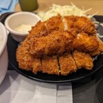 松屋 - ロースかつの上に、ささみかつが２本乗ってますよ…