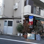 空と麦と - ここを左に入り、すぐです。