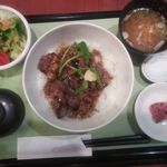 ロイヤルホスト - 熟成アンガスリブロース特選ステーキ丼￥１６５９