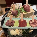 馬肉バル 跳ね馬 - 馬刺