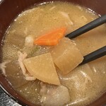 Ureu Rebuta Tonkatsu Kimini Ageru - 豚汁のアップ