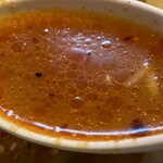 青竹手打ちらーめん 夢現 - 真っ赤なスープ