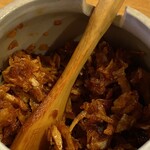 青竹手打ちらーめん 夢現 - 卓の上にある調味料