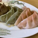 桃泉楼 - 4色餃子皮は小麦、蕎麦、ヨモギ、梅
