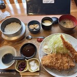 とんかつ MIDORIYA - 釜炊きご飯とロース海老フライ膳