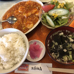 北京飯店 - 料理写真:小えびのチリソース煮ランチ