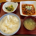山田うどん - 赤パンチ定食800円