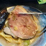 RAMEN HITONI YASASHIKU - 【こってり＝チャーシュー】