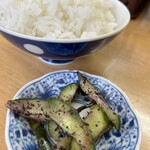 江ちゃんラーメン - この漬物は…美味か〜(*´∀`)♪