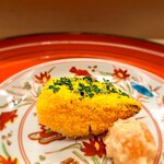 赤坂 菊乃井 - ⚫焼物
            「からす鰈菜の花焼き　金柑の糀漬け」