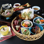 Bamboo basket set meal (9 items in total)