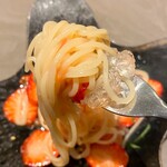 オッジ ダルマット - 苺の冷製パスタ