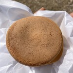 小池風流軒 - いちごジャム大判焼き上から。上から見るとごく普通