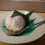 Sushidokoro Ginza Fukusuke - デザートに頼んだ桜のアイスが美味しい